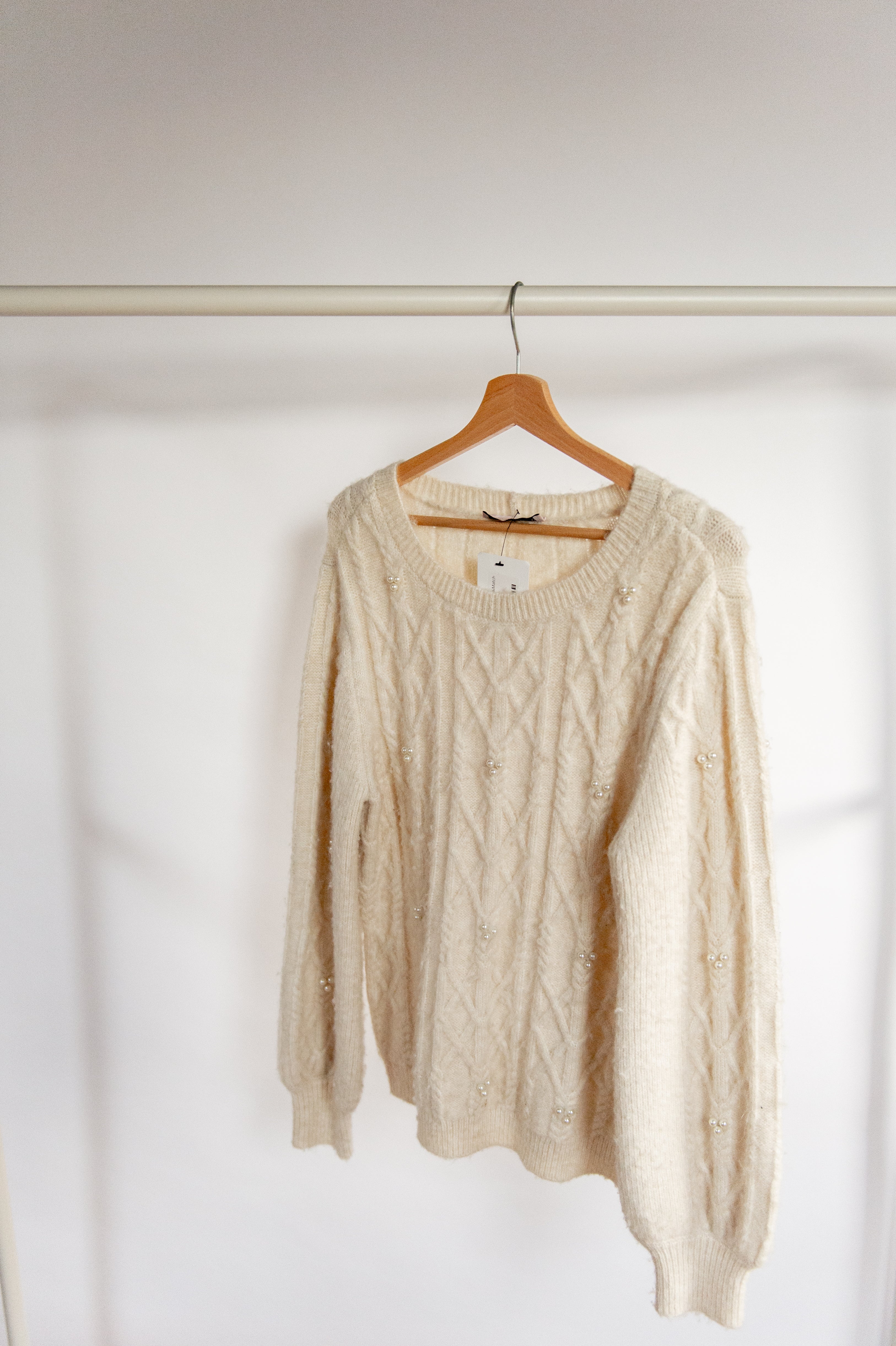 Lente/ Herfst: Kabeltrui creme met pareltjes Studio Anneloes maat M