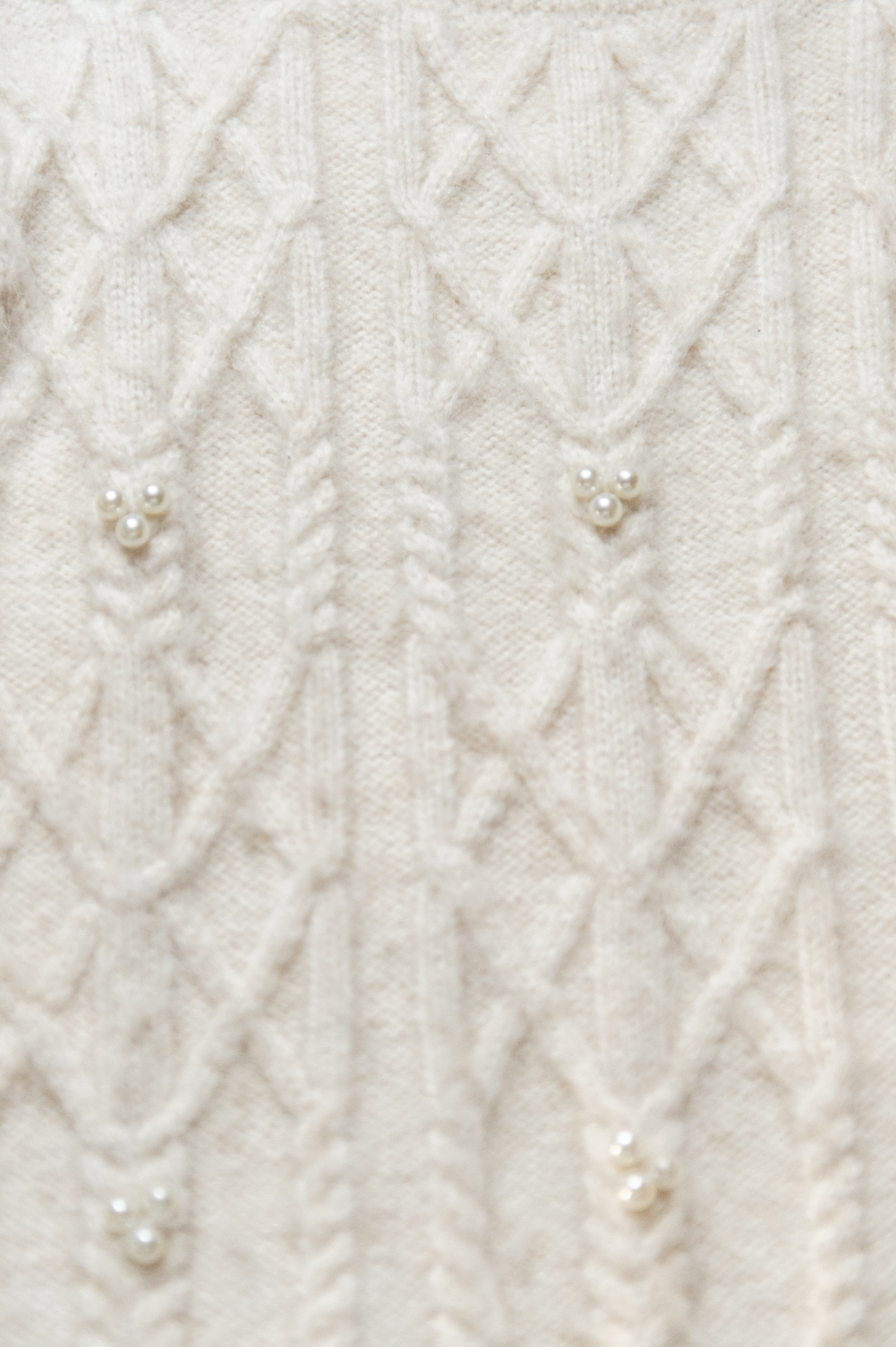 Lente/ Herfst: Kabeltrui creme met pareltjes Studio Anneloes maat M