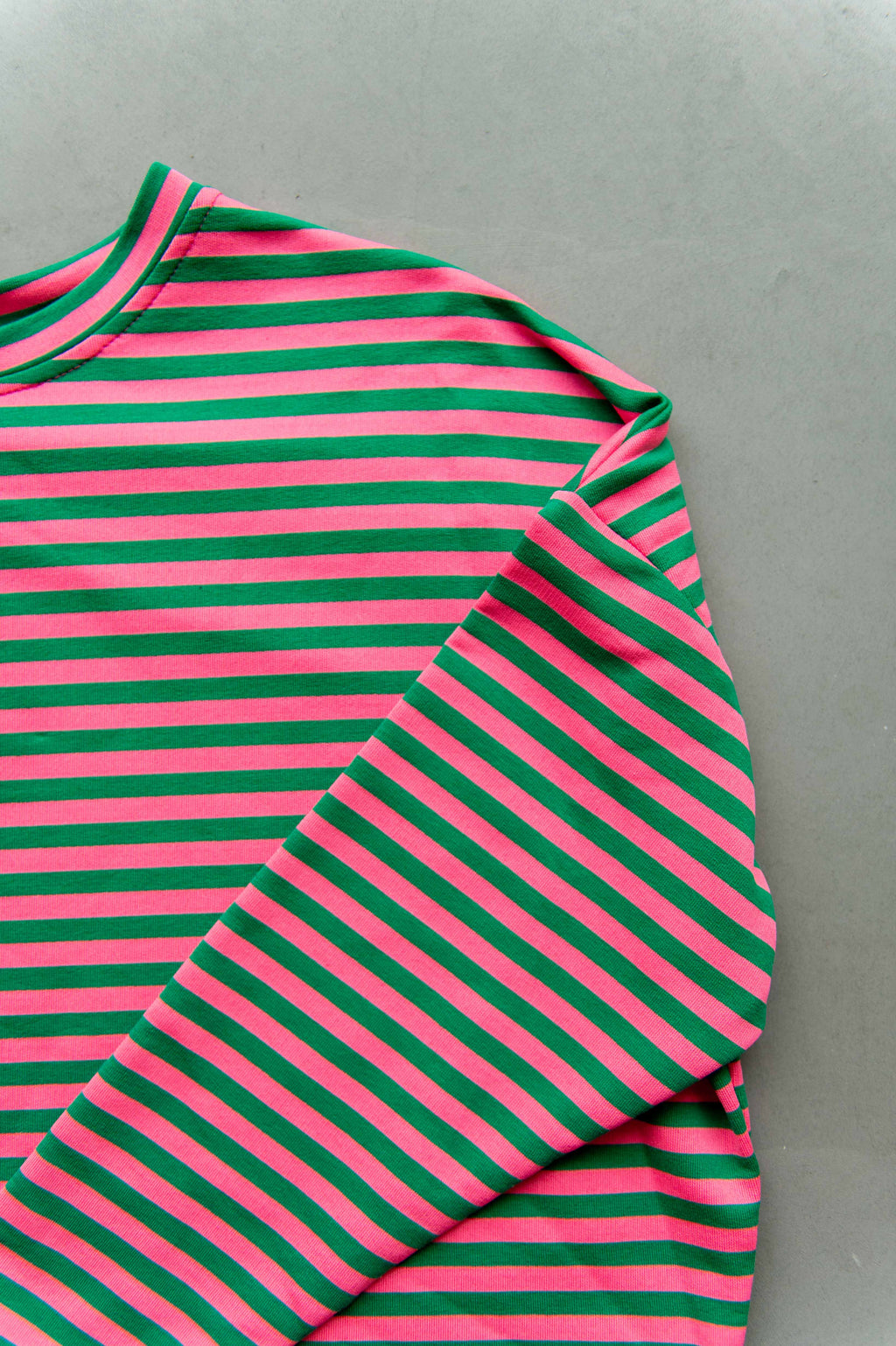 Winter: Longsleeve streep roze/ groen