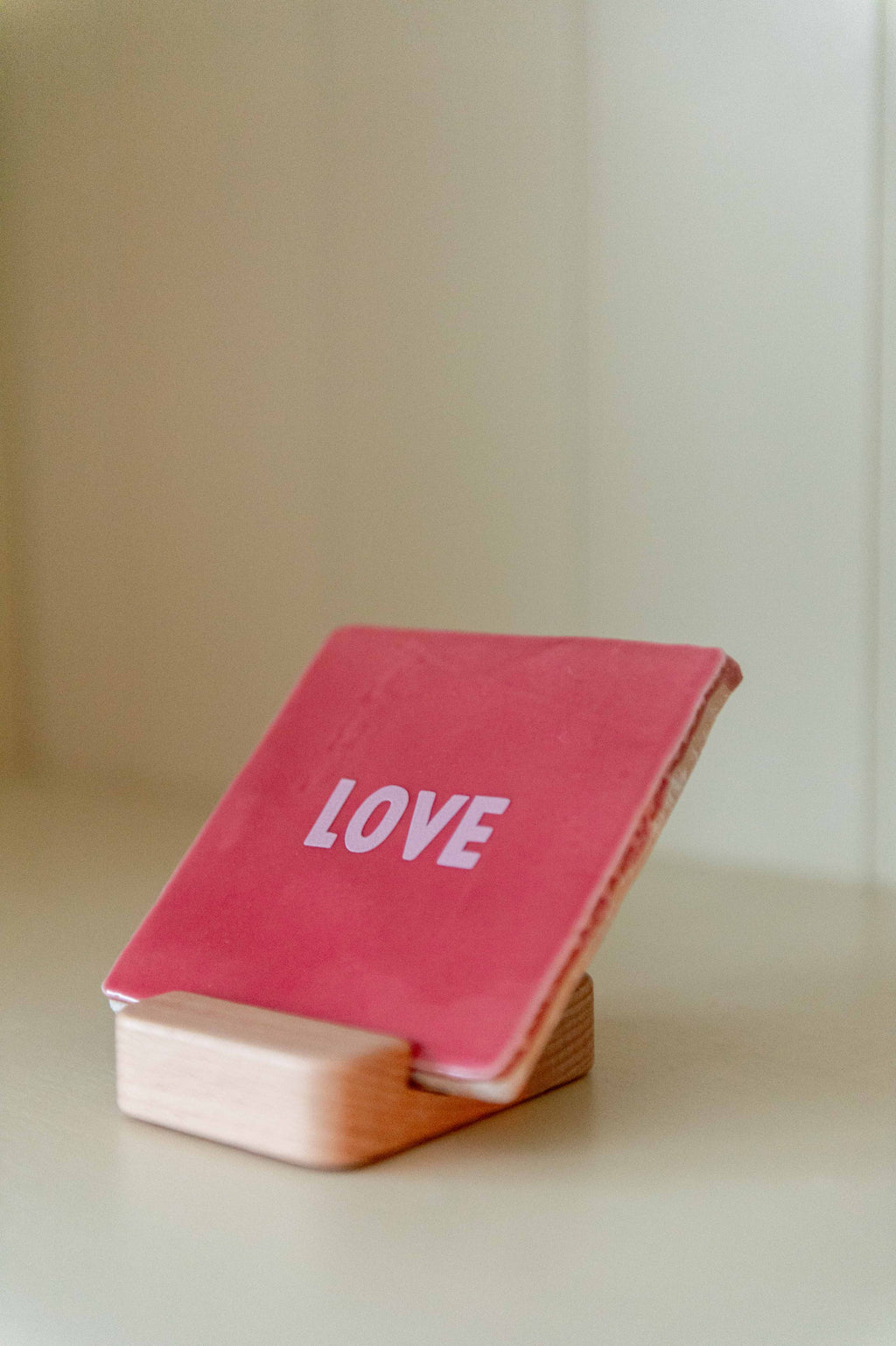 Tegeltje LOVE rood/ roze